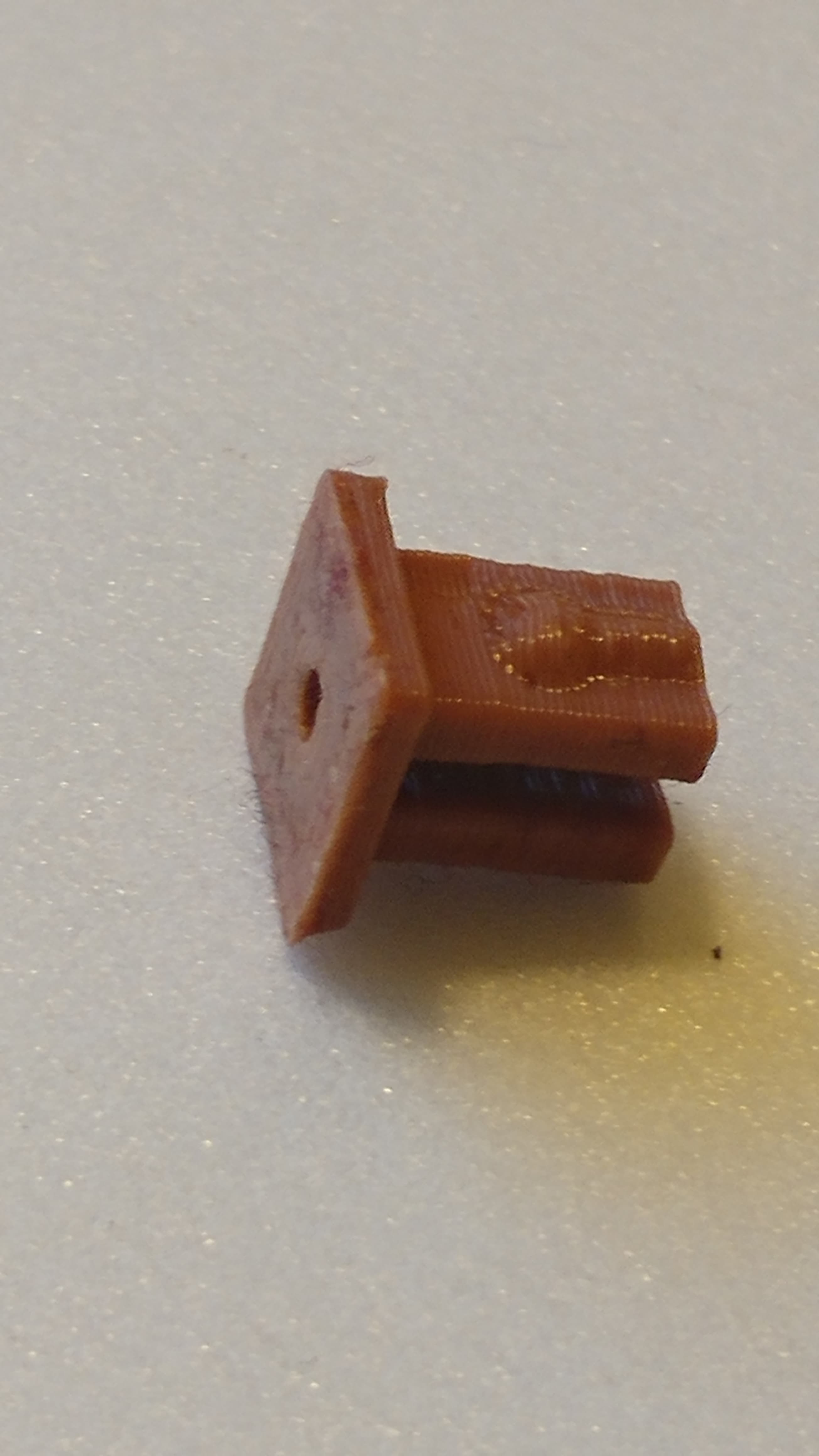 Headlight-Ring Retaining Clip — image 1 of 1