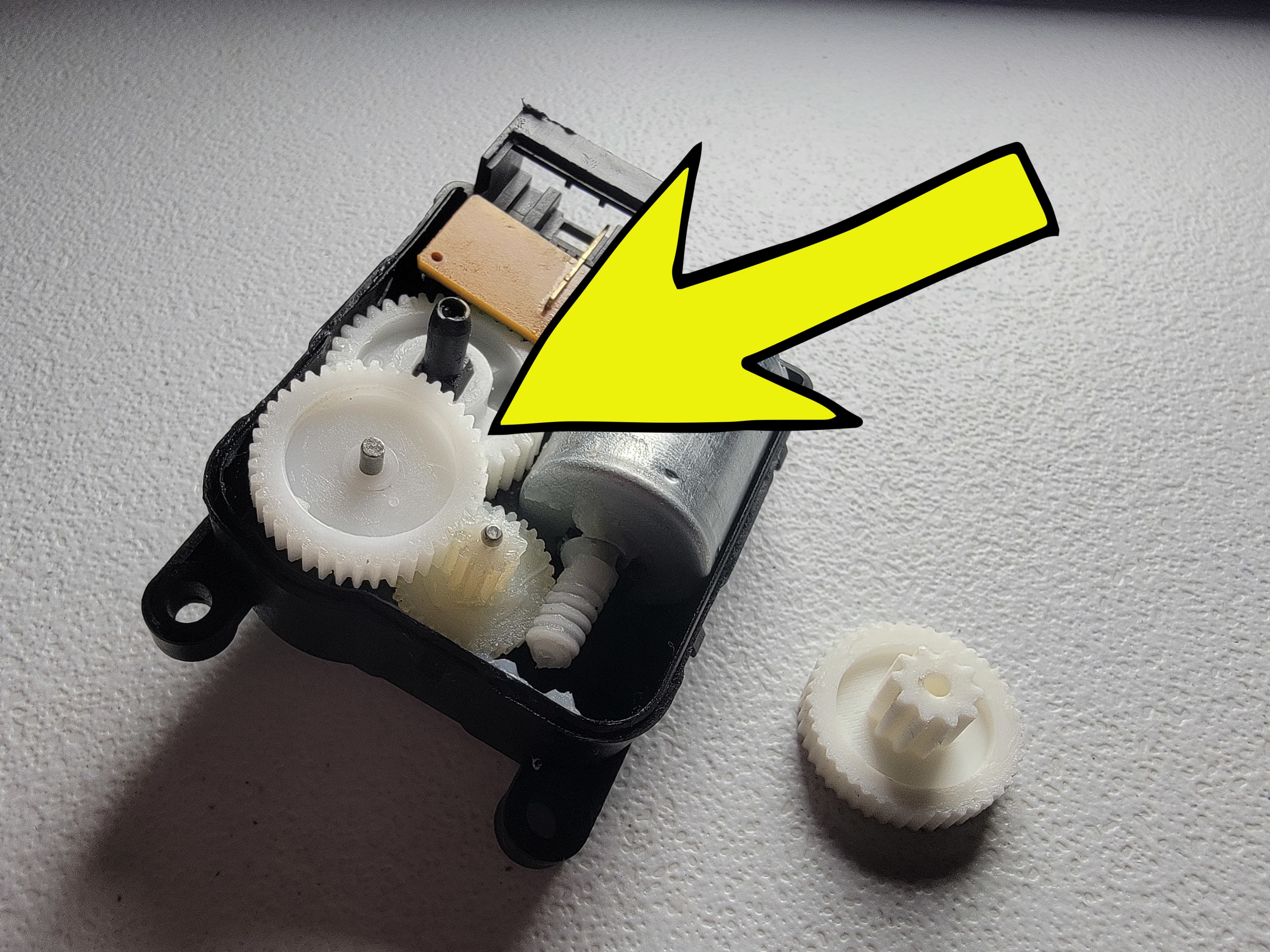 2010 Blend-Door Actuator Gear — image 1 of 1