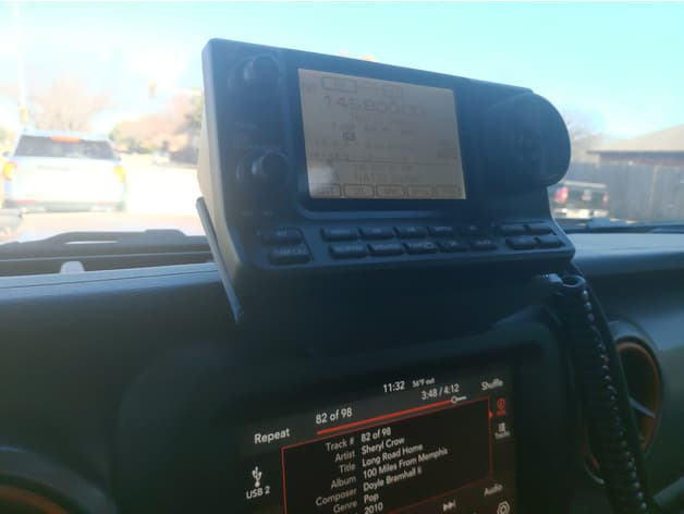 ICOM IC-7100 Dashboard Mount