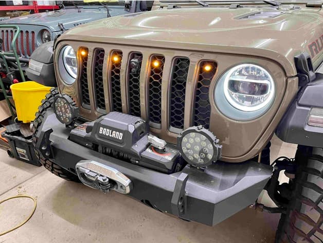 Three-Quarter-Inch Grille Marker-Light Mount
