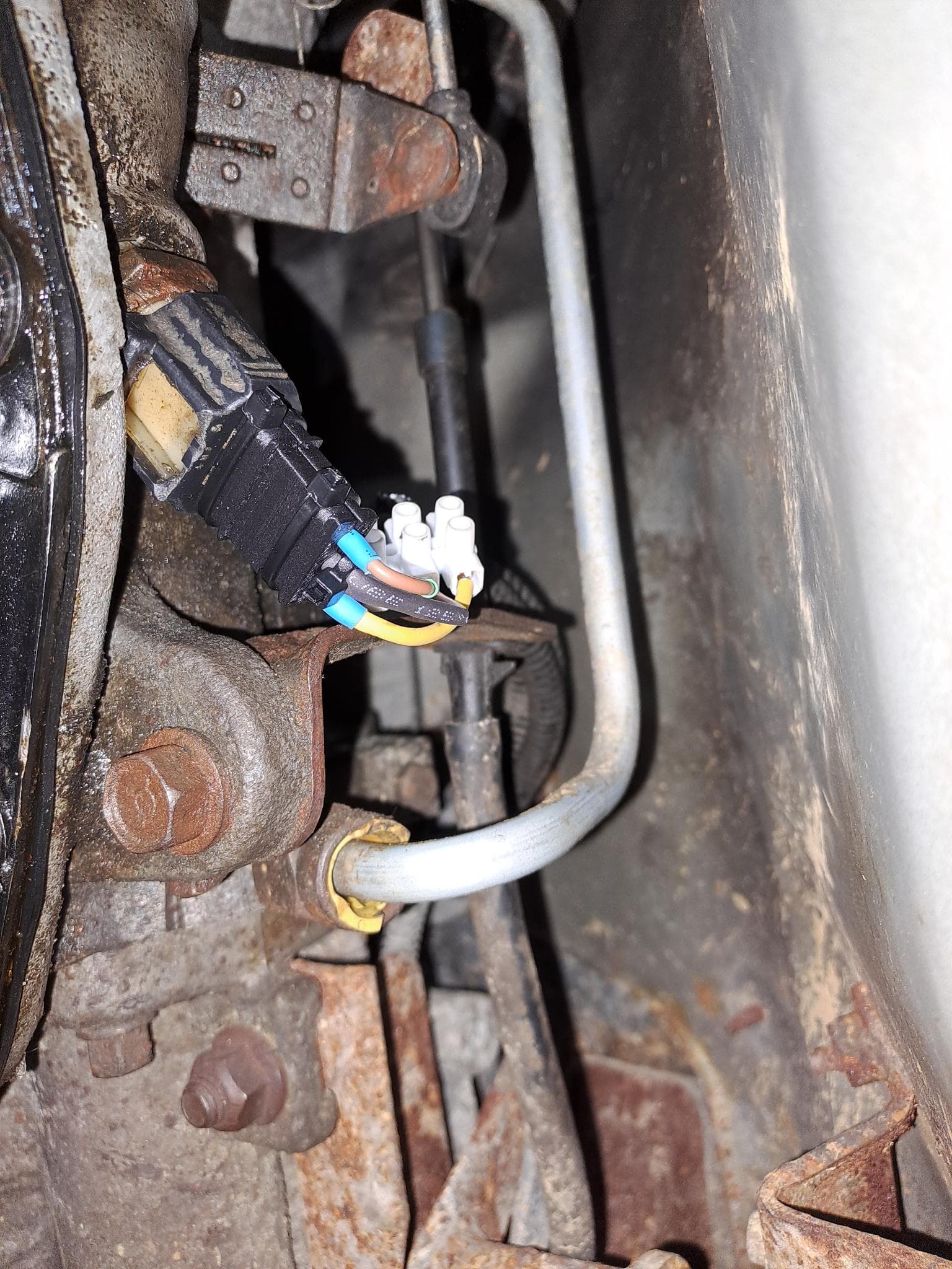 1998 Neutral-Safety-Switch Plug Strain Relief